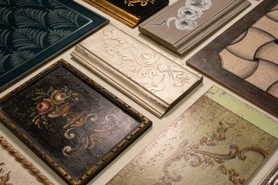 Hand-painted furniture decoration