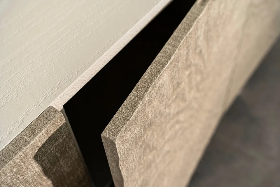 Woodress — Material and depth · detail